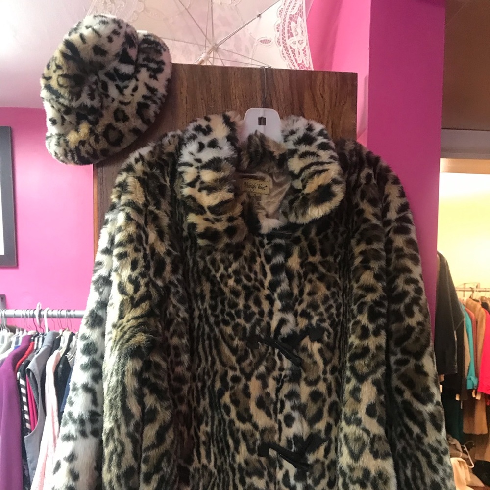 MIDNIGHT VELVET BEAUTIFUL FAUX LEOPARD 2-PCS